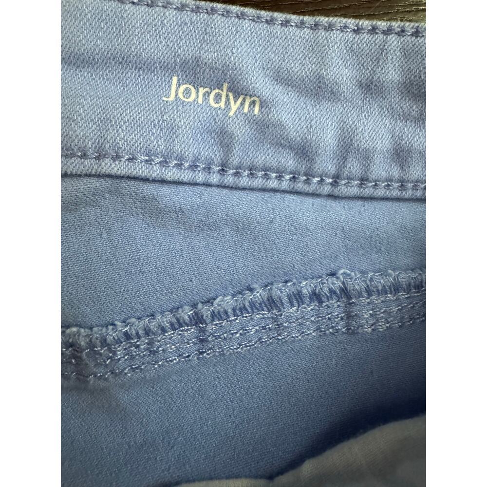 Gloria Vanderbilt Jordyn Capri Jeans Embroidered Embellished Jewels Blue 18W - Picture 8 of 8